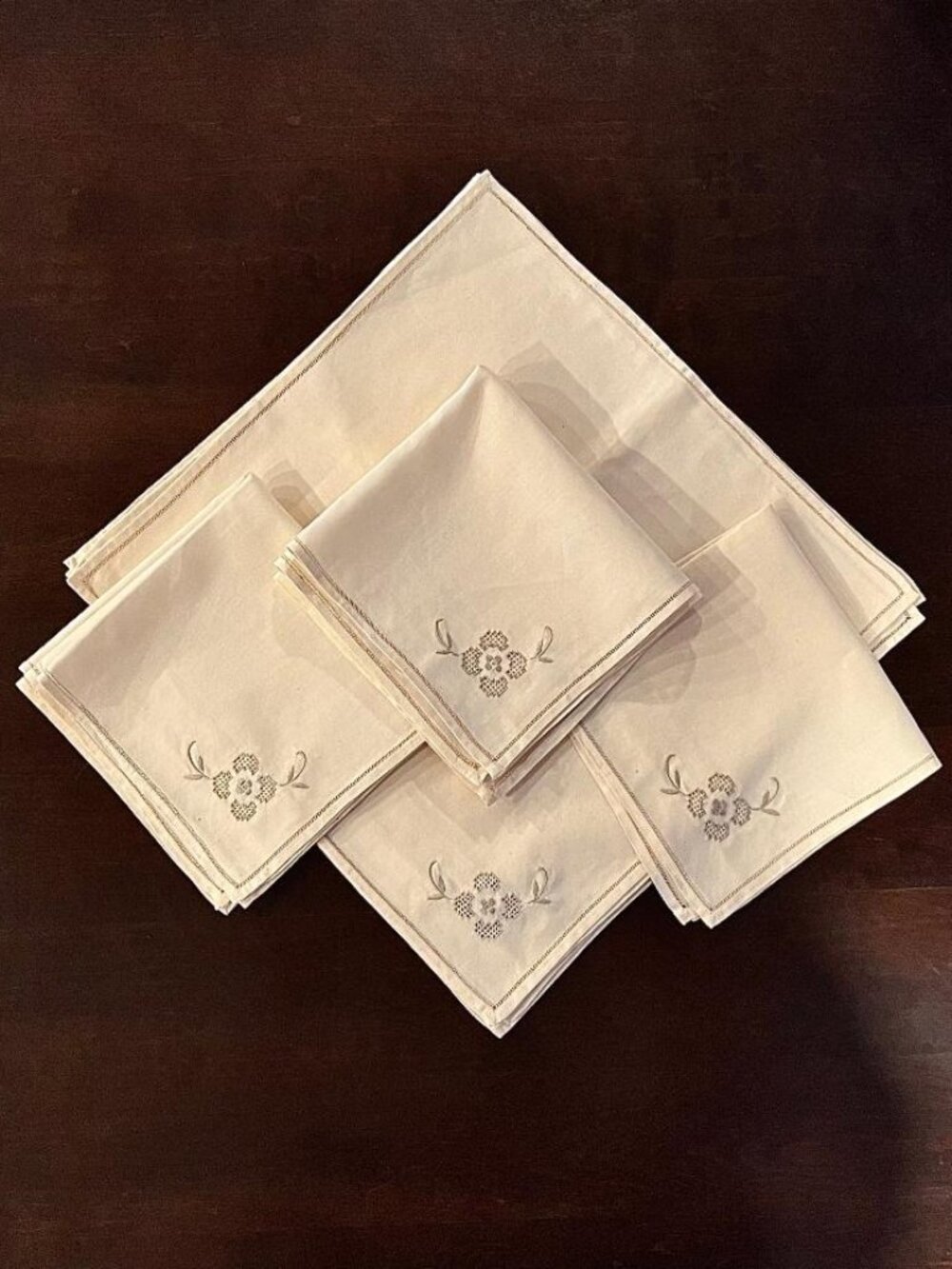 Vintage Italian Embroidered Cloth Napkins Set of 12 UNUSED